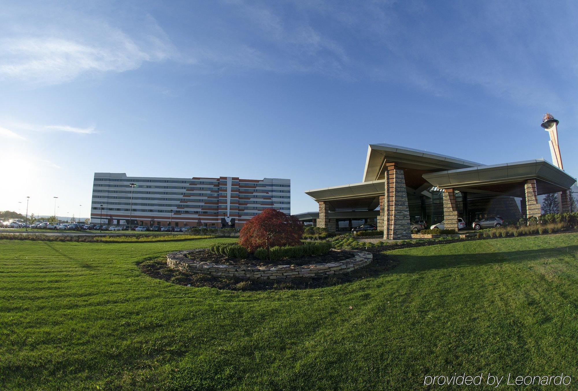Mohegan Pennsylvania - Adults Only Wilkes-Barre Εξωτερικό φωτογραφία