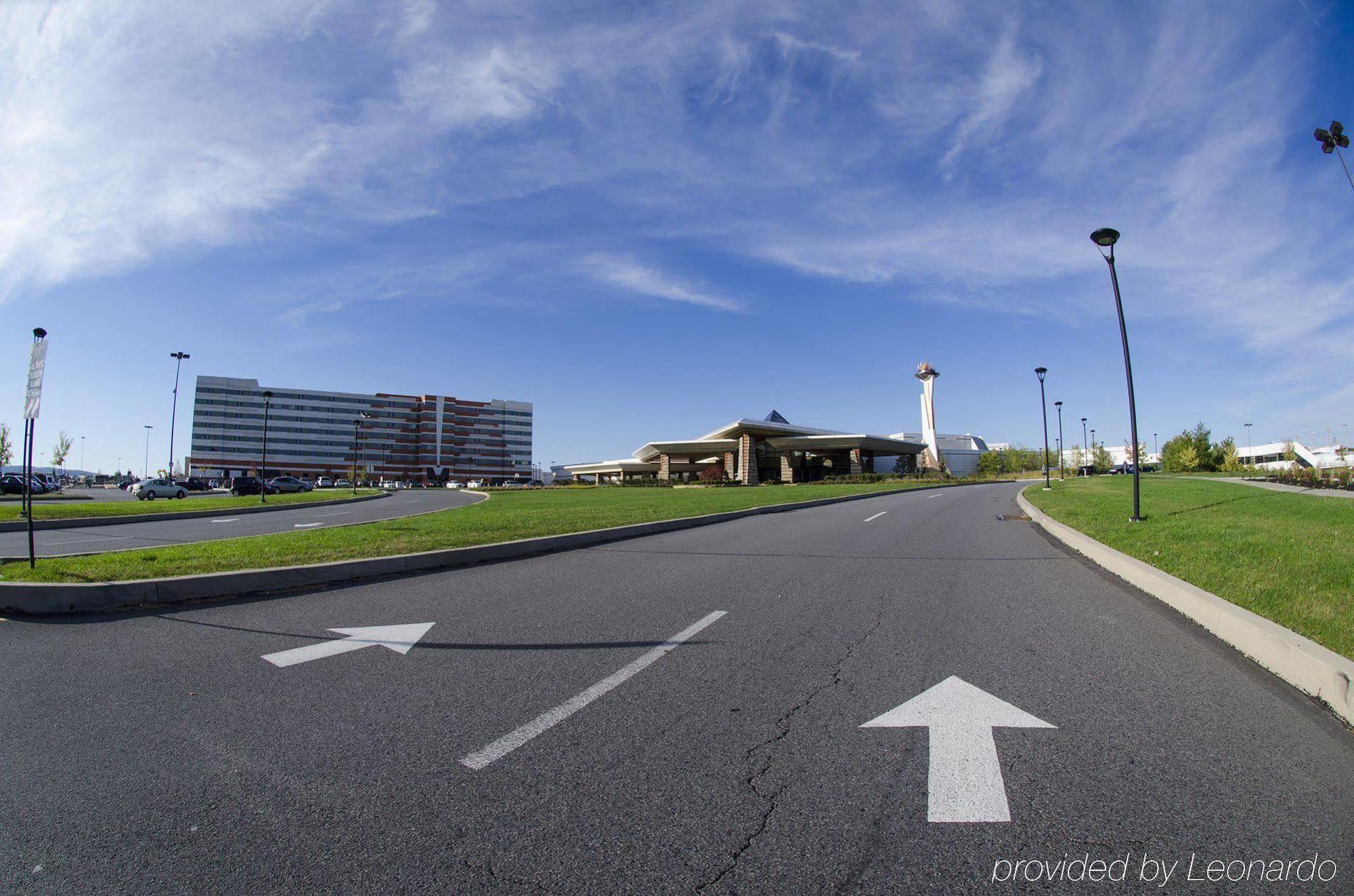Mohegan Pennsylvania - Adults Only Wilkes-Barre Εξωτερικό φωτογραφία